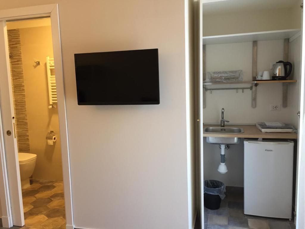 Dimora Conte Di Ruvo Bed & Breakfast Napoli Bagian luar foto